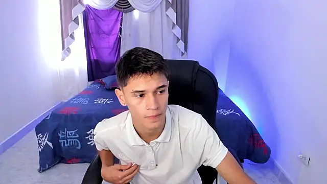 Aron Boyy online show from October 6, 2025, 7:47 pm