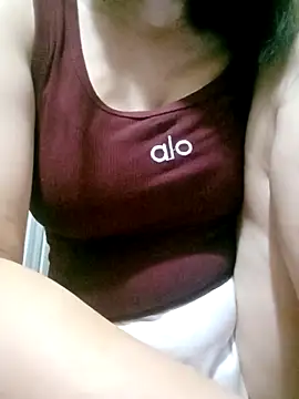 Surrilove online show from April 10, 2026, 1:18 pm