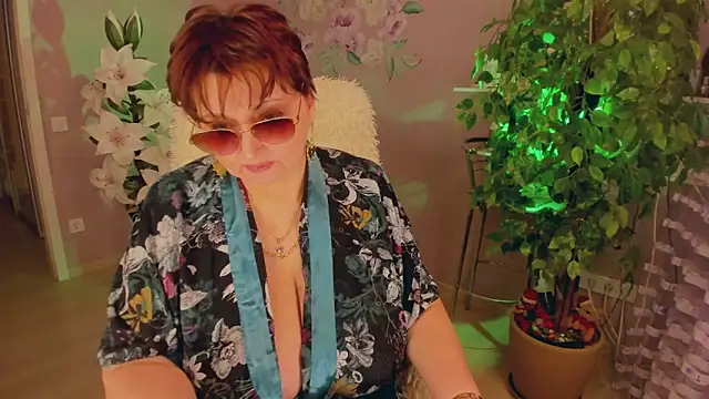 rebekkacharm online show from September 27, 2025, 5:19 pm