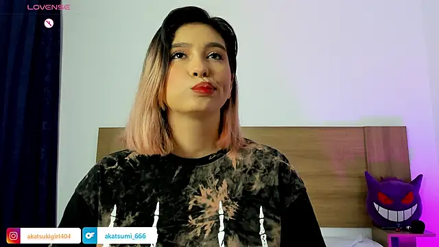 Akatsumi  online show from September 29, 2025, 10:37 pm