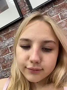 Sky Cutie online show from October 2, 2025, 5:00 am