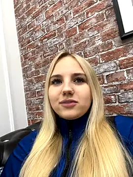 Sky Cutie online show from September 30, 2025, 4:40 am