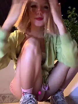 SweetBunnyGF online show from October 1, 2025, 12:27 am