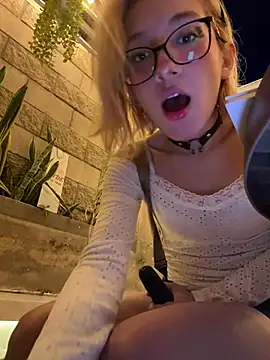 Snapshot of SweetBunnyGF chatting on June 15, 2026, 11:37 pm SweetBunnyGF online show from June 15, 2026, 11:37 pm