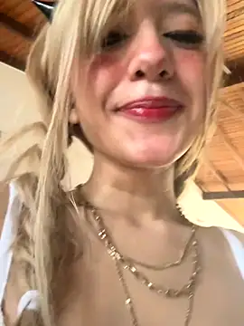 SweetBunnyGF online show from September 9, 2025, 9:35 pm