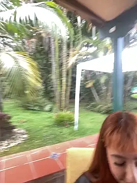 Snapshot of AliceMrtnz chatting on November 9, 2025, 5:28 pm AliceMrtnz online show from November 9, 2025, 5:28 pm