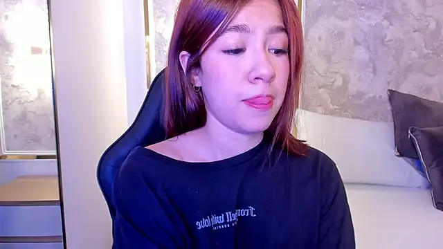 doll eyees  online show from September 18, 2025, 2:47 am