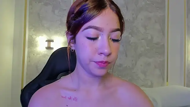 doll eyees  online show from September 10, 2025, 2:21 am