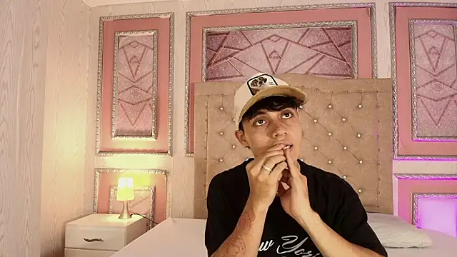 Dani rivass online show from March 4, 2026, 3:14 am