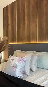 AliceRitter online show from November 12, 2025, 6:45 pm