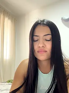 Snapshot of Lu090_ chatting on November 18, 2025, 5:49 pm Lu090 online show from November 18, 2025, 5:49 pm