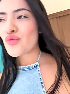 Snapshot of Lu090_ chatting on October 4, 2025, 4:41 pm Lu090 online show from October 4, 2025, 4:41 pm