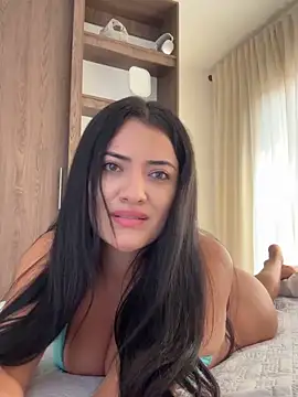 Snapshot of Lu090_ chatting on October 25, 2025, 5:13 pm Lu090 online show from October 25, 2025, 5:13 pm