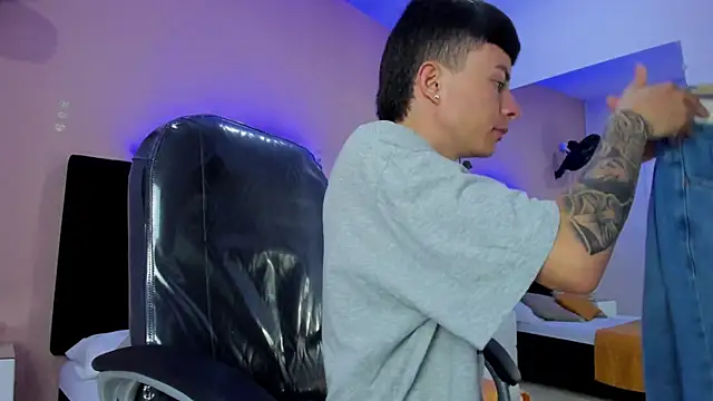 Nascary Fox online show from December 15, 2025, 7:52 pm