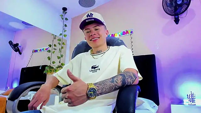 Nascary Fox online show from November 26, 2025, 7:58 pm