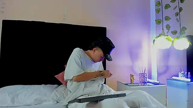 Nascary Fox online show from September 18, 2025, 7:39 pm