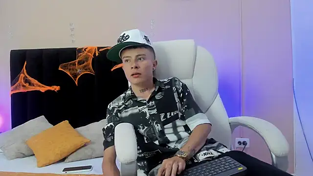 Nascary Fox online show from October 4, 2025, 7:59 pm