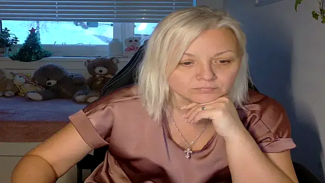 Snapshot of Linsy_Kim chatting on February 15, 2026, 4:28 pm Linsy Kim online show from February 15, 2026, 4:28 pm