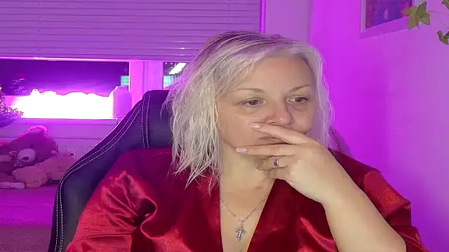 Snapshot of Linsy_Kim chatting on February 7, 2026, 6:49 pm Linsy Kim online show from February 7, 2026, 6:49 pm