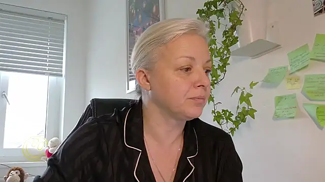 Snapshot of Linsy_Kim chatting on March 1, 2026, 8:36 am Linsy Kim online show from March 1, 2026, 8:36 am