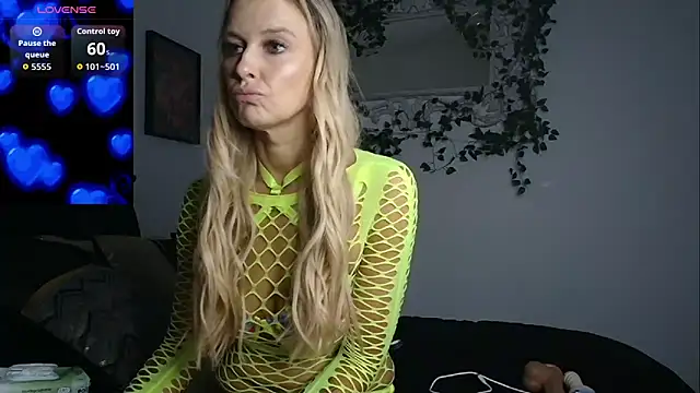 imyourgoodgirl69 online show from March 17, 2026, 6:38 am