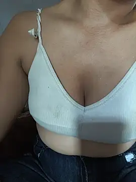 venu00 online show from July 10, 2026, 2:55 am