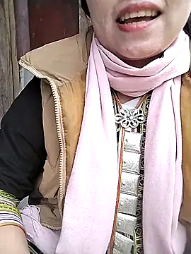 venu00 online show from February 17, 2026, 3:59 am