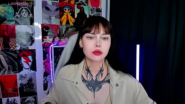 Morana Batt online show from October 3, 2025, 1:42 am