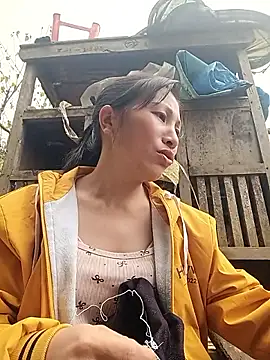 Snapshot of YAYAA-502 chatting on December 20, 2025, 6:27 am YAYAA-502 online show from December 20, 2025, 6:27 am