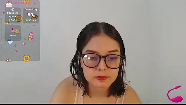 MadieLorez online show from September 11, 2025, 5:46 pm