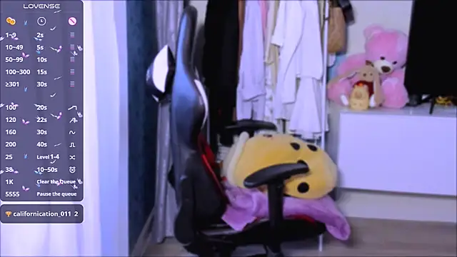 ZoyaMill online show from October 7, 2025, 6:25 am