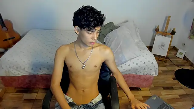 AliottTwink online show from January 9, 2026, 2:18 am