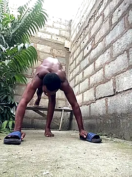 Makemecum634941 online show from November 26, 2025, 9:09 am