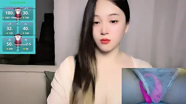 woaiqinqin online show from April 14, 2026, 5:18 pm