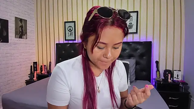 MAYASMITH   online show from October 4, 2025, 1:51 am