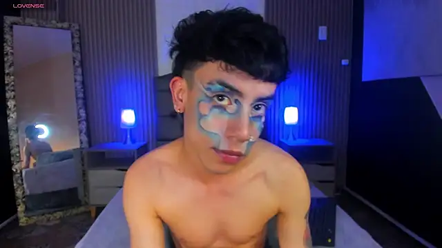 aaronjames1 online show from September 12, 2025, 9:03 pm