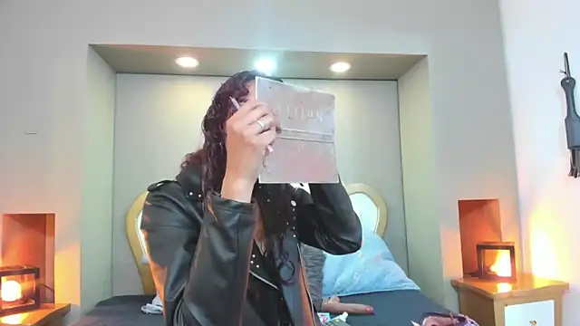 Snapshot of AteneaGreyy chatting on October 4, 2025, 12:07 pm AteneaGreyy online show from October 4, 2025, 12:07 pm