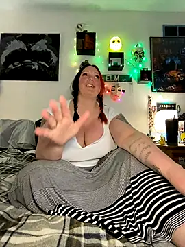 Snapshot of voorheesgirl chatting on January 8, 2026, 1:11 am voorheesgirl online show from January 8, 2026, 1:11 am