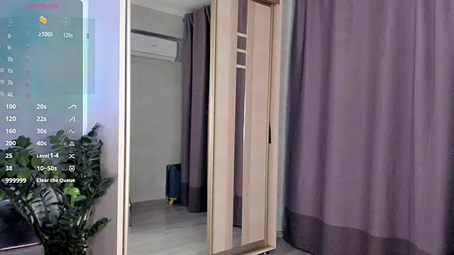 SaraShine  online show from October 7, 2025, 7:59 pm