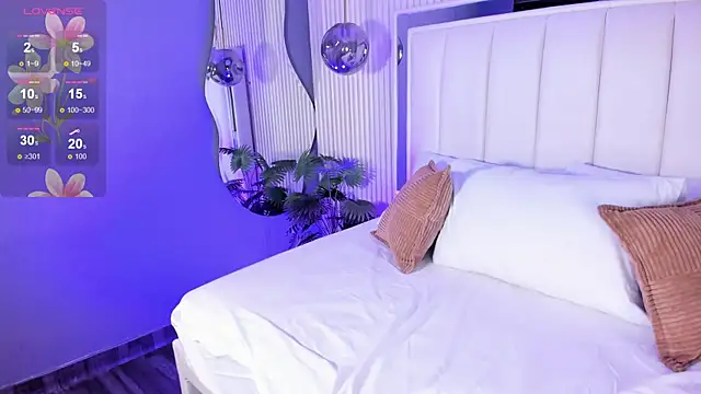 MariathLittle online show from September 30, 2025, 5:52 pm