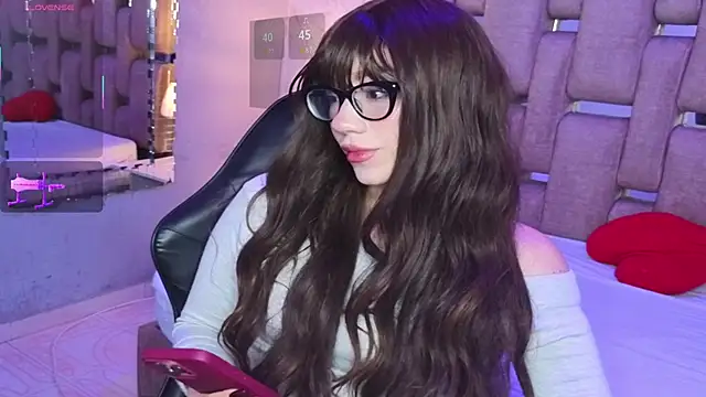 Snapshot of ZharaLux chatting on January 18, 2026, 12:41 pm ZharaLux online show from January 18, 2026, 12:41 pm