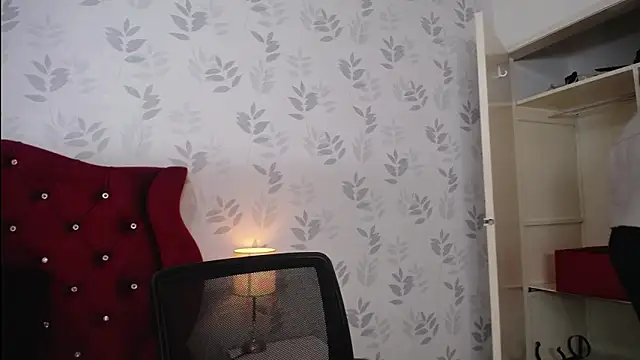 MargarettCooper online show from November 26, 2025, 12:38 pm