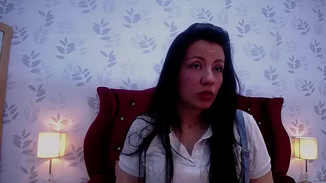 MargarettCooper online show from October 24, 2025, 12:37 pm