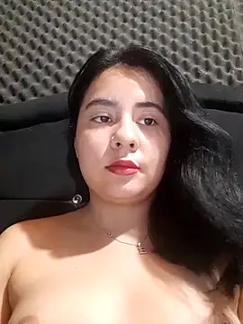 Snapshot of Yuli-27 chatting on September 19, 2025, 12:58 am Yuli-27 online show from September 19, 2025, 12:58 am