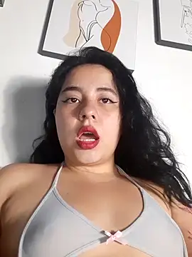 Snapshot of Yuli-27 chatting on November 3, 2025, 2:06 am Yuli-27 online show from November 3, 2025, 2:06 am