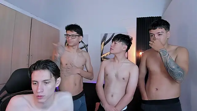 Horny BoysW online show from September 11, 2025, 1:11 pm