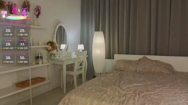 CarollSmithh online show from October 3, 2025, 8:21 pm