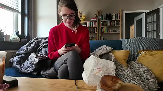 knottybunny online show from October 23, 2025, 1:32 pm