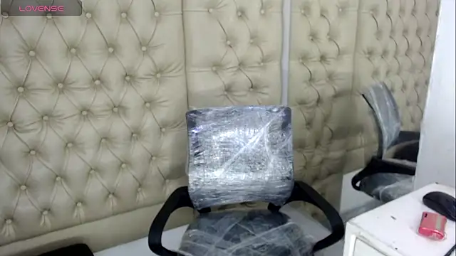 JessicaHott01 online show from November 29, 2025, 7:36 pm