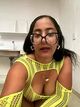 Jessyivonne online show from October 16, 2025, 9:56 pm